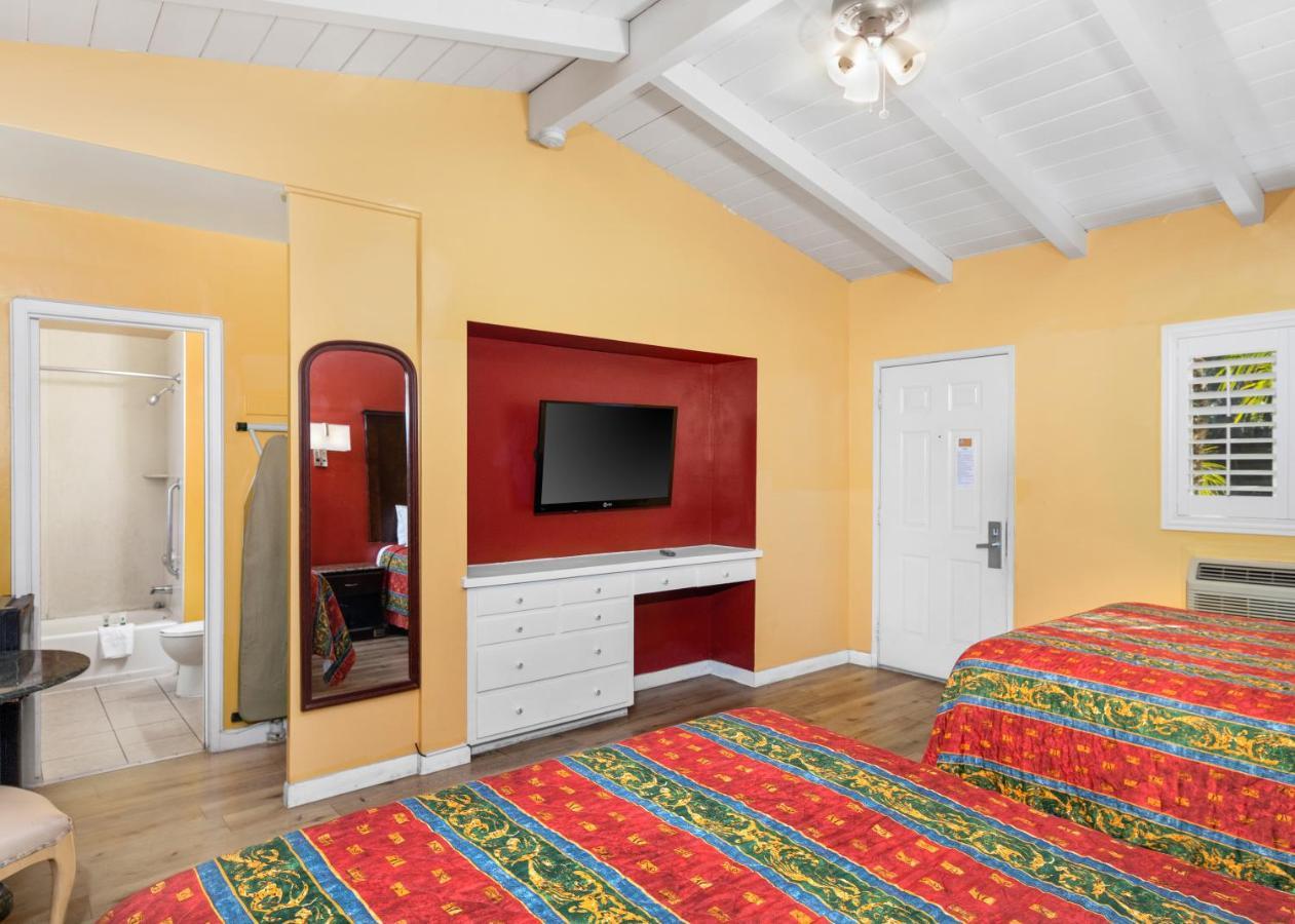 Fallbrook Country Inn מראה חיצוני תמונה