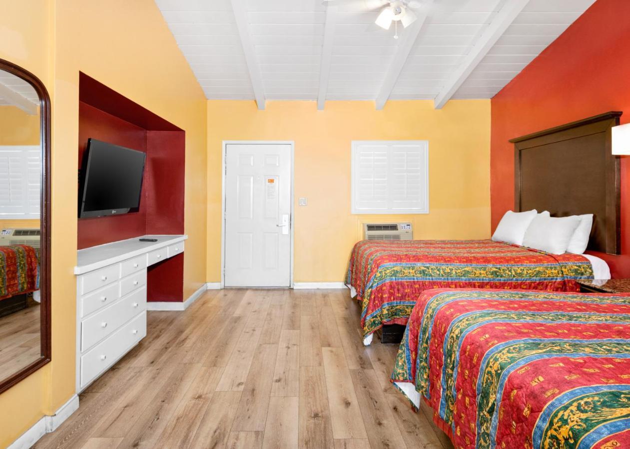 Fallbrook Country Inn מראה חיצוני תמונה