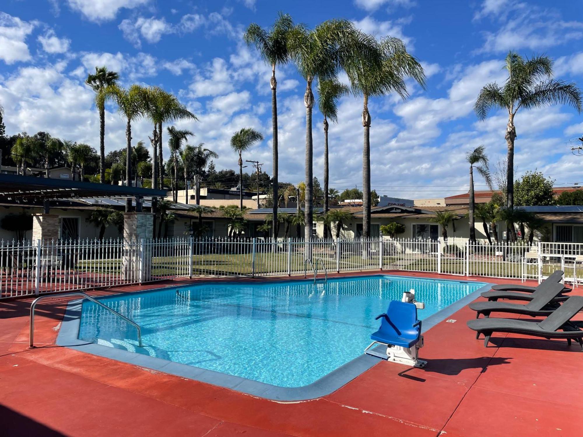Fallbrook Country Inn מראה חיצוני תמונה